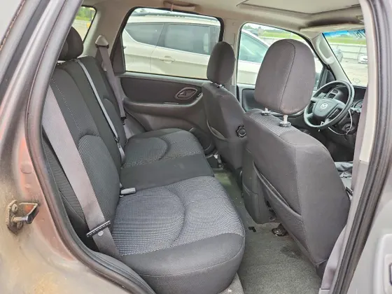 2006 Mazda Tribute s