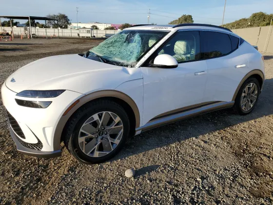 2025 Genesis GV60 Standard