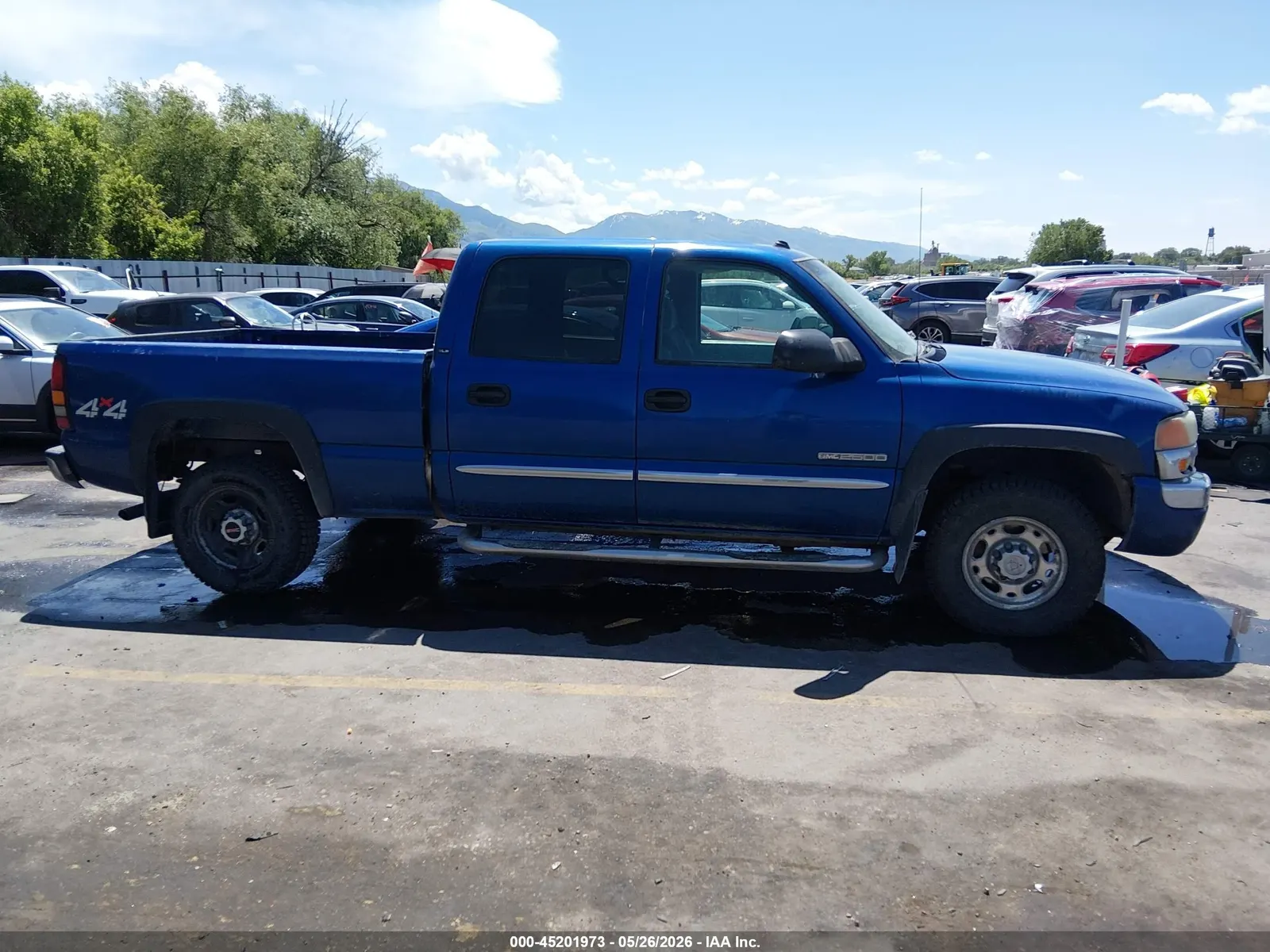 2004 GMC Sierra 2500 Crew Cab SLT