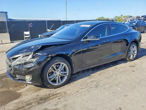 2013 Tesla Model S Performance
