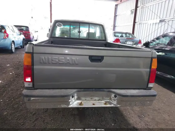 1989 Nissan Hardbody King Cab 2WD KING CAB