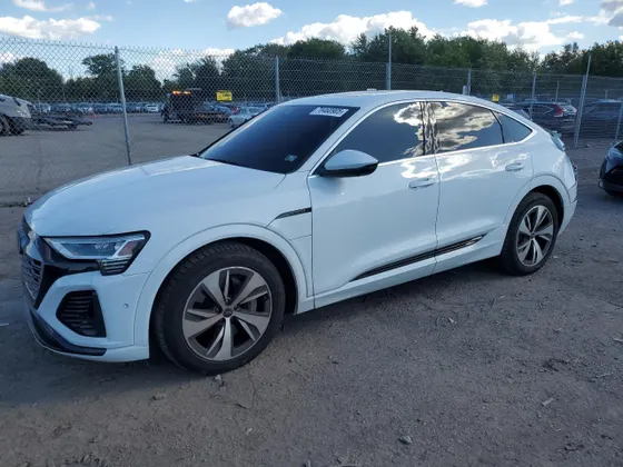 2024 Audi Q8 e-tron Sportback S line Premium Plus