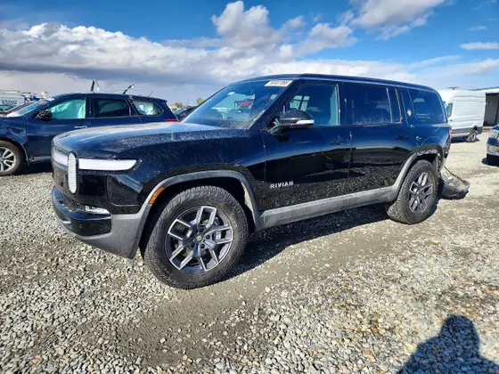 2024 Rivian R1S Adventure