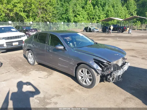2015 INFINITI Q40