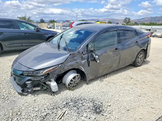 2019 Toyota Prius Prime Plus