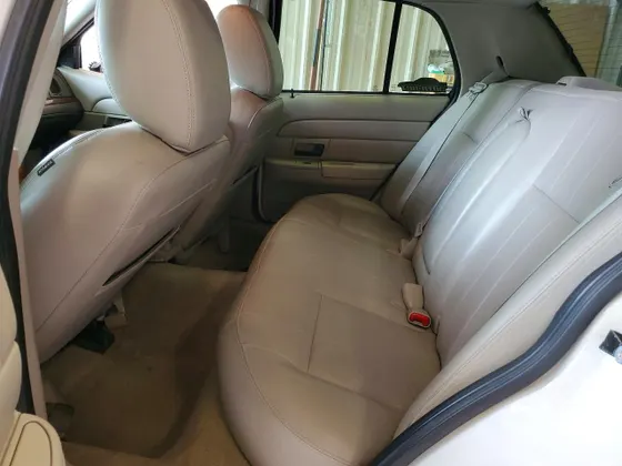 2011 Ford Crown Victoria LX
