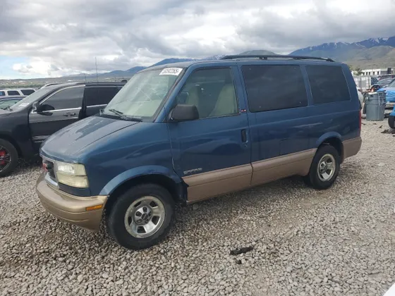 2002 GMC Safari Passenger XT