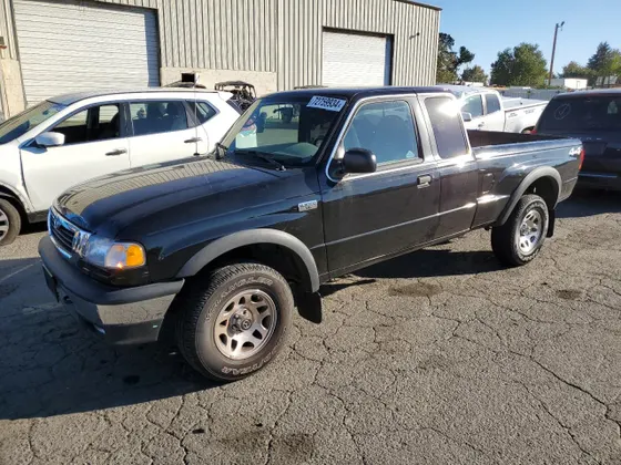 2000 Mazda B-Series 4WD Truck SE