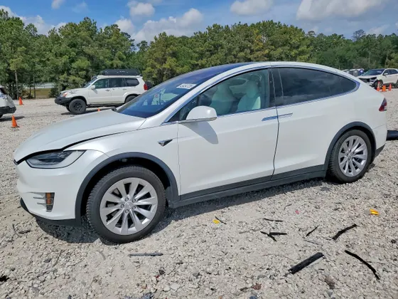 2020 Tesla Model X Long Range