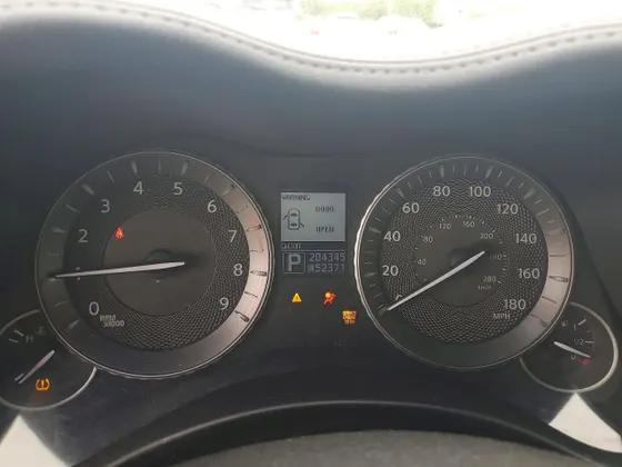 2011 INFINITI M56