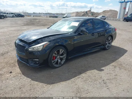 2011 INFINITI M56