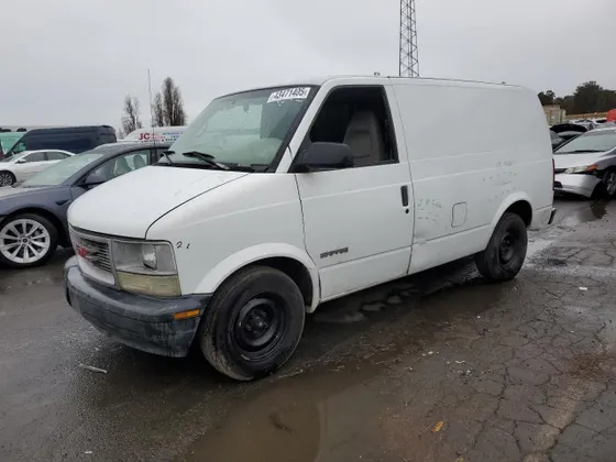 2000 GMC Safari Cargo Van XT