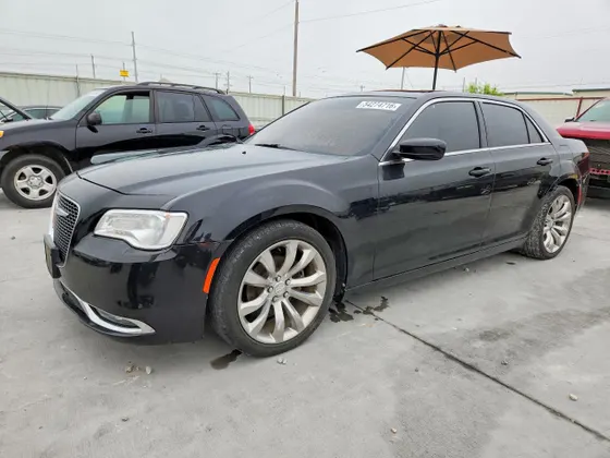 2020 Chrysler 300 Touring
