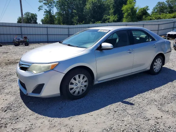 2013 Toyota Camry LE
