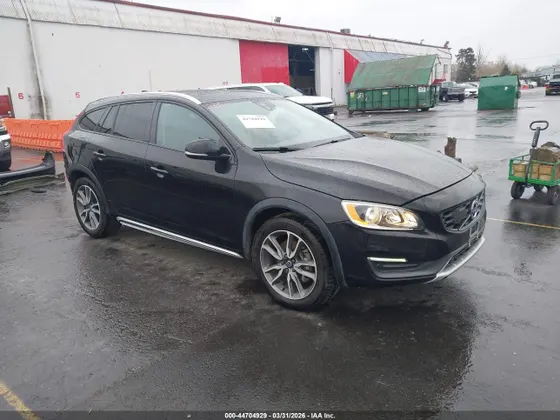 2018 Volvo V60 Cross Country T5