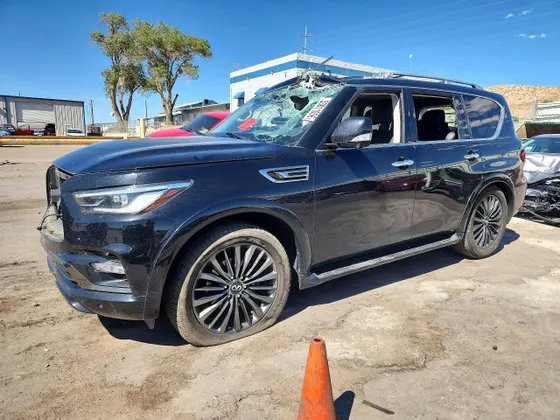 2021 INFINITI QX80 LUXE