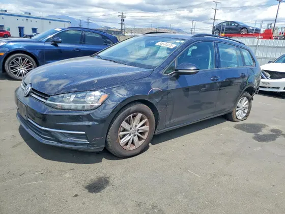 2019 Volkswagen Golf SportWagen S