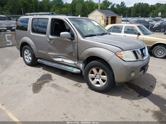 2008 Nissan Pathfinder SE