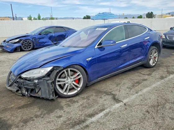 2016 Tesla Model S 90D