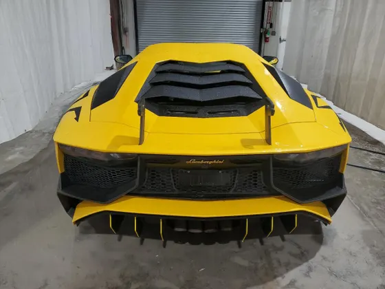 2016 Lamborghini Aventador SV