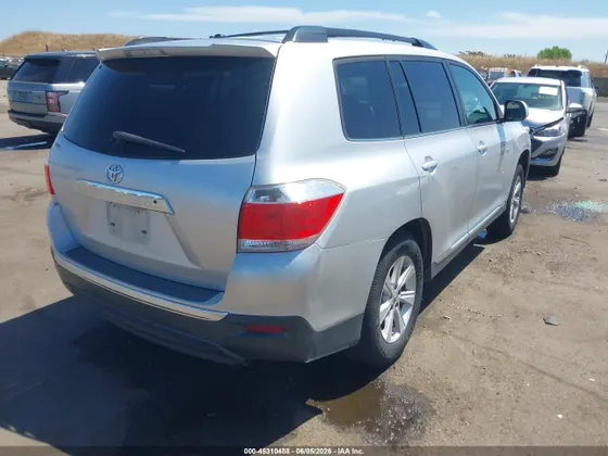 2011 Toyota Highlander SE