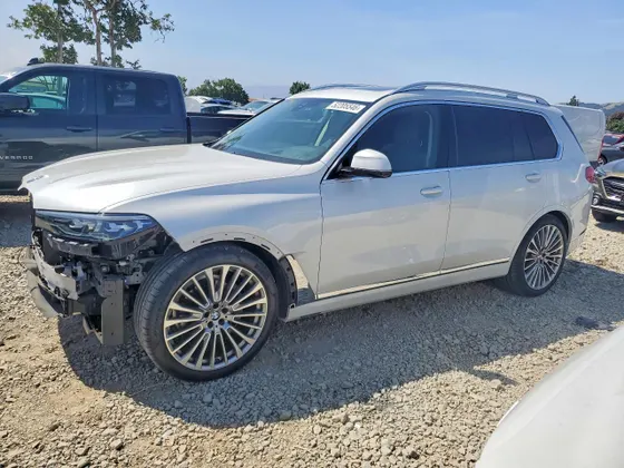 2020 BMW X7 xDrive40i