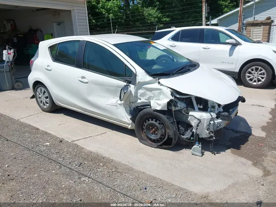 2014 Toyota Prius c Four
