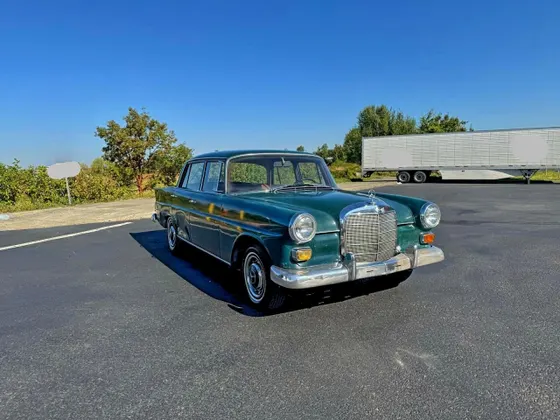 1967 Mercedes-Benz 200 200D