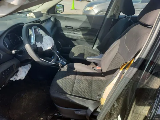 2021 Nissan Kicks S