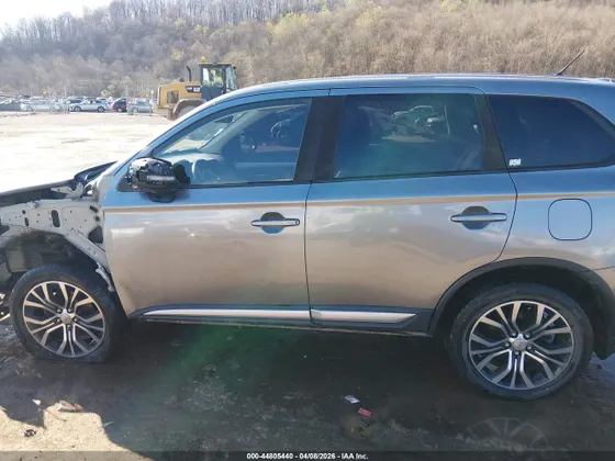 2016 Mitsubishi Outlander SE