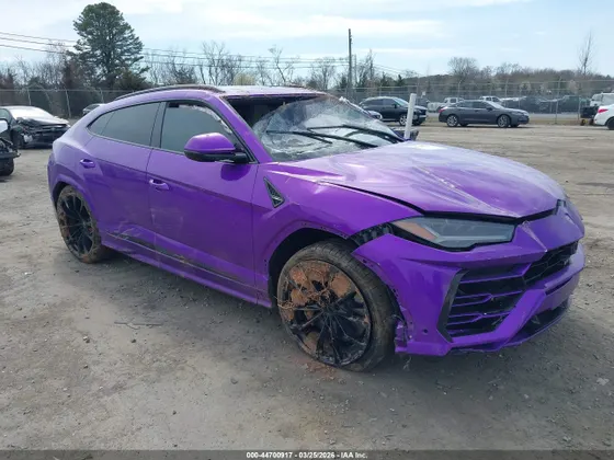 2022 Lamborghini Urus GRAPHITE CAPSULE/PEARL CAPSULE