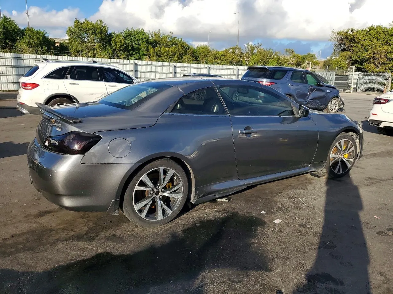 2015 INFINITI Q60 Convertible