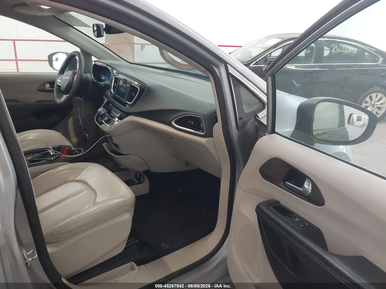 2021 Chrysler Voyager LXI