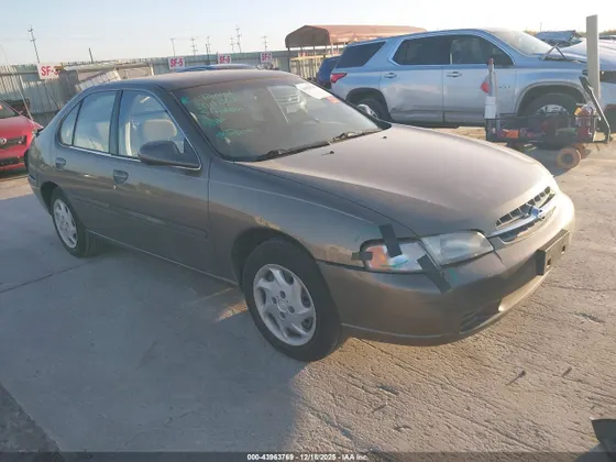 1998 Nissan Altima XE