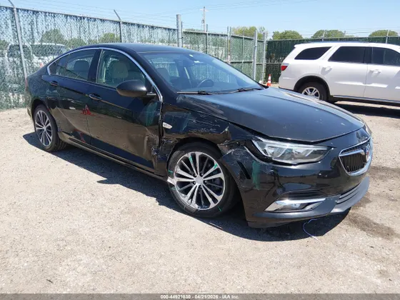 2018 Buick Regal Sportback Essence