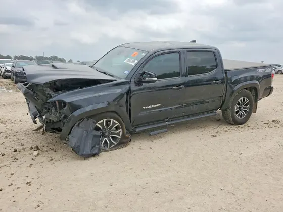 2022 Toyota Tacoma 4WD TRD Off Road