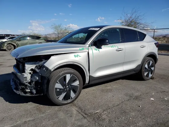 2024 Volvo C40 RECHARGE CORE