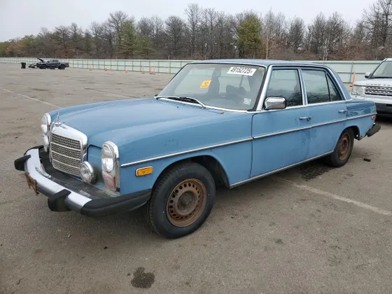 1975 Mercedes-Benz 240 240 D