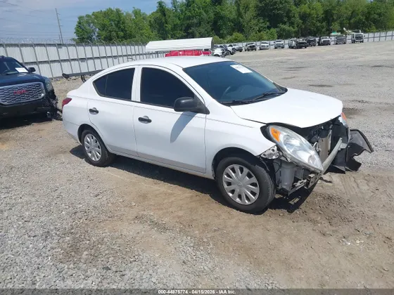 2013 Nissan Versa SV
