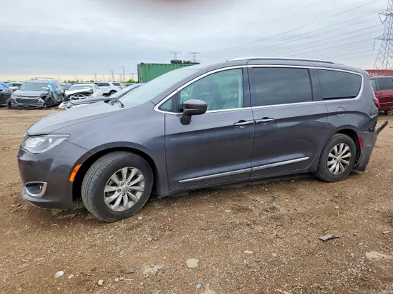 2018 Chrysler Pacifica Touring L Plus