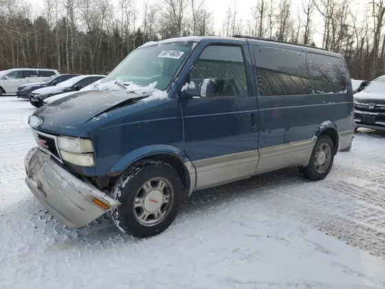 2004 GMC Safari Passenger XT