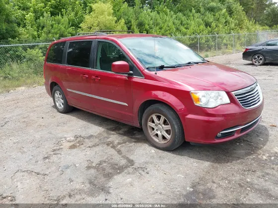 2013 Chrysler Town & Country Touring