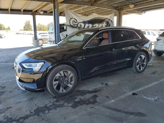 2021 Audi e-tron Prestige