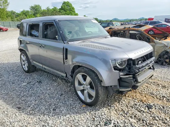 2024 Land Rover Defender SE
