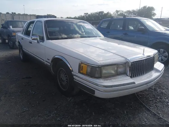 1994 Lincoln Town Car Signature