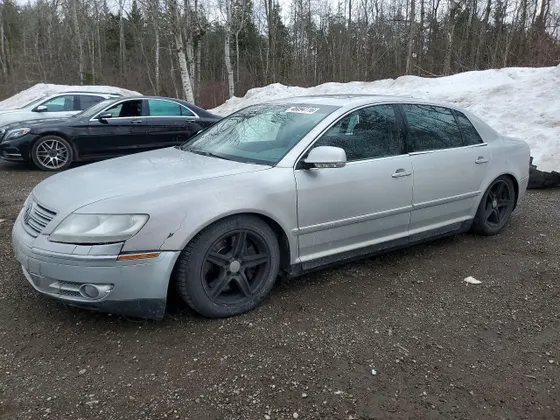 2004 Volkswagen Phaeton V8