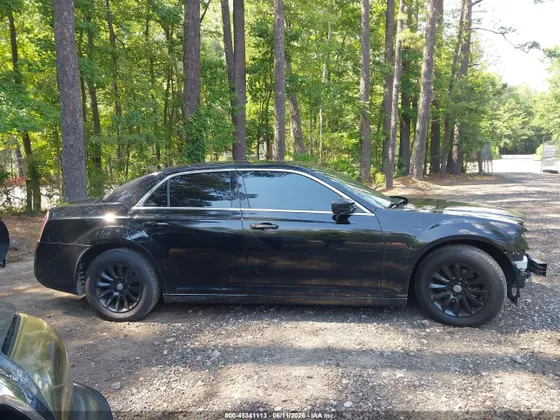 2013 Chrysler 300 MOTOWN