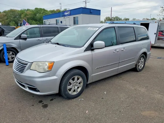 2012 Chrysler Town & Country Touring