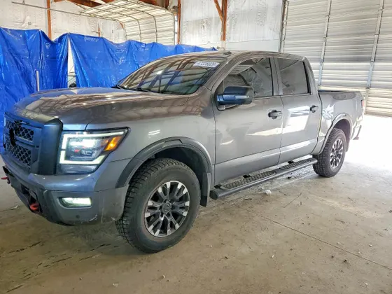 2020 Nissan Titan SV