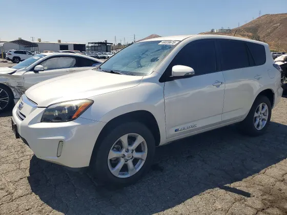 2014 Toyota RAV4 EV
